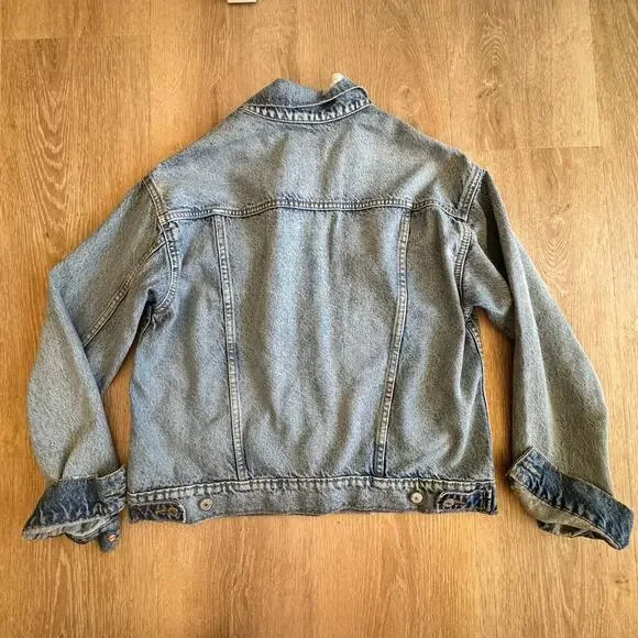 Old Navy Jean Jacket - Size M - Picture 2 of 5